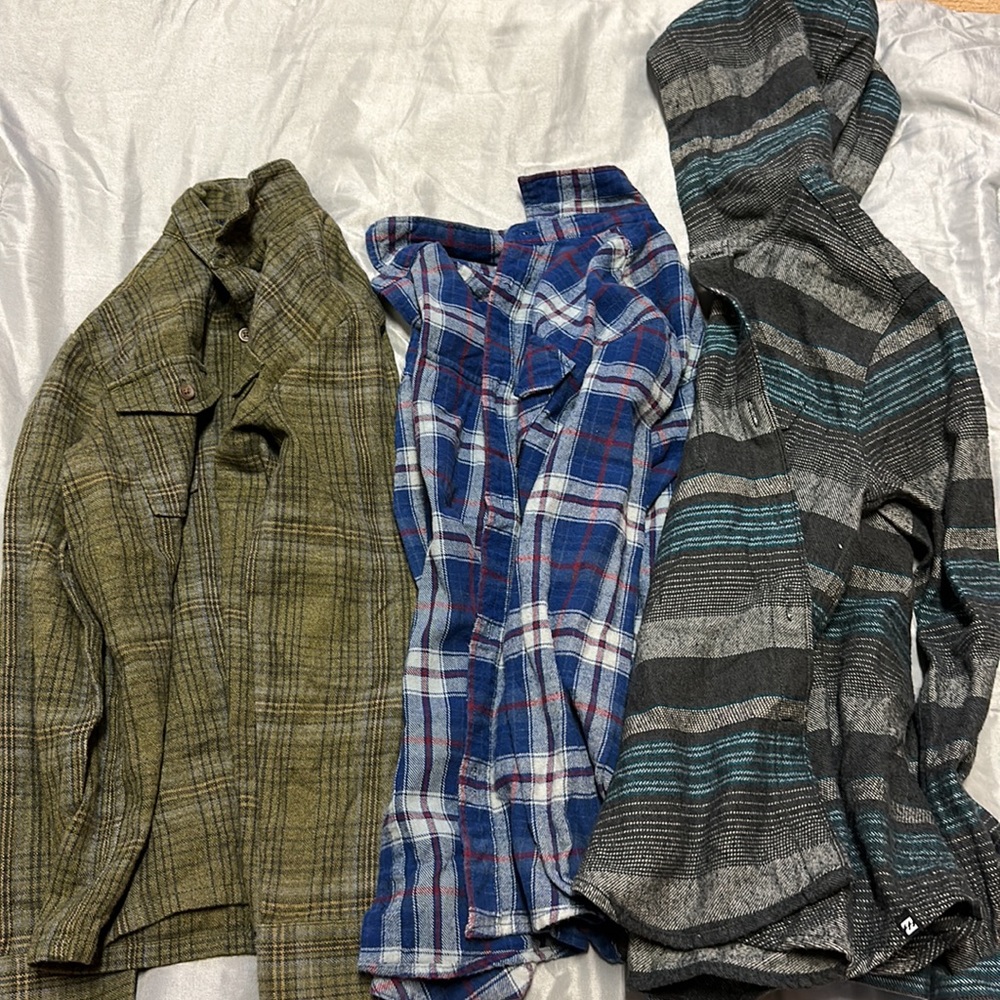 BOYS LOT OF 3 FLANNELS